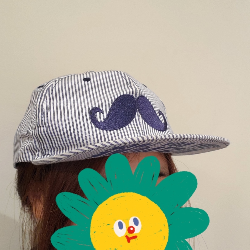 Cute cap - Picture 3 of 3